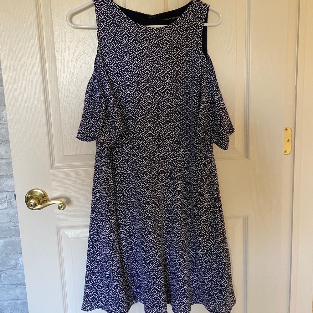 Banana republic navy cold shoulder dress